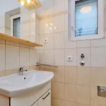 Gorgeous In With Wifi 度假居 Punta Križa