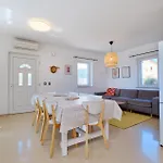 בית נופש Gorgeous In With Wifi Punta Križa