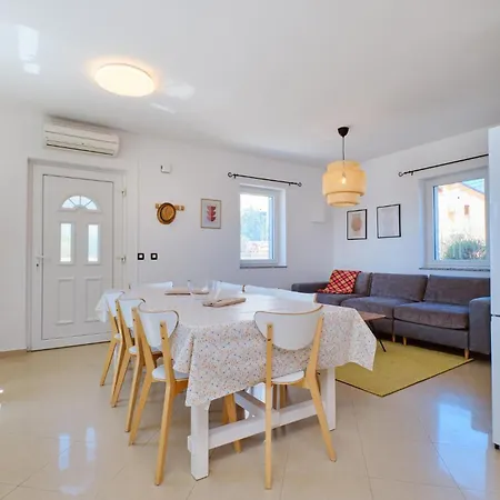 Dom wakacyjny Gorgeous In With Wifi Punta Križa